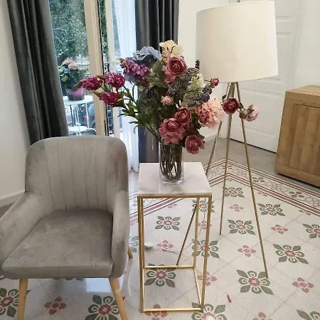 Piazza Vittoria アパート カリーニ